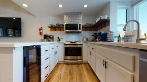 Forest Creek 21 updated condo close to town, golf and bike paths! Great spot!